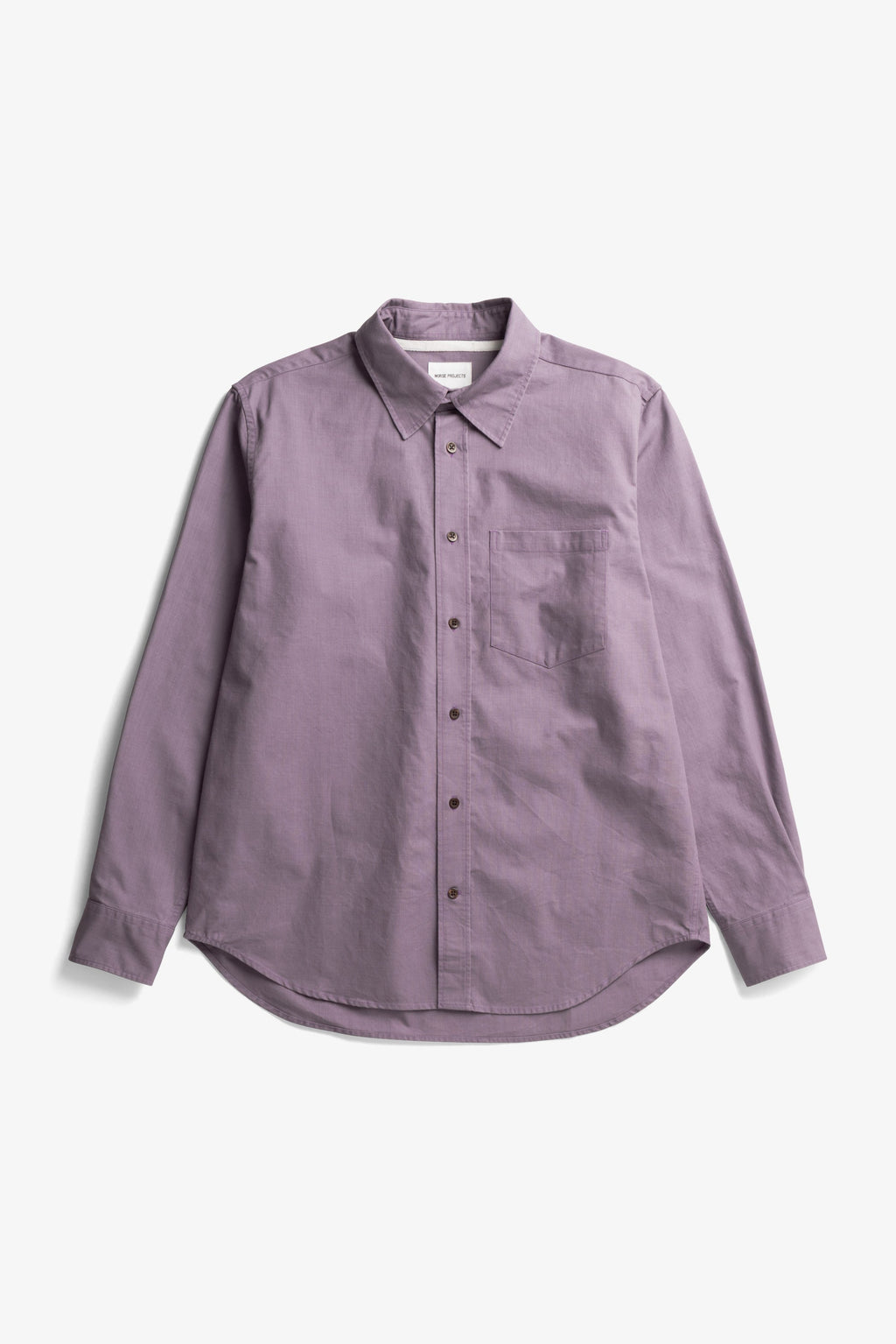 Chemise Relaxed En Coton Teint À Pigment Effet Délavé – Une chemise à la coupe classique confectionnée dans un tissu italien doublement teint à pigment qui crée une richesse et une textu…