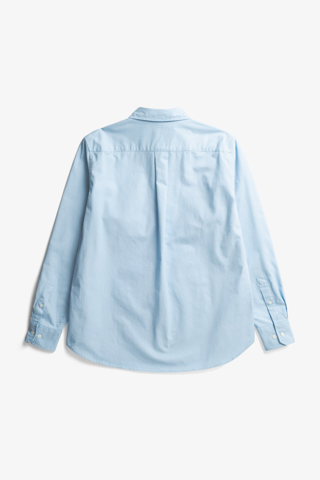 Chemise décontractée en coton pigmenté délavé – Une chemise à coupe classique confectionnée dans un tissu italien doublement pigmenté, qui crée un effet riche et textu…