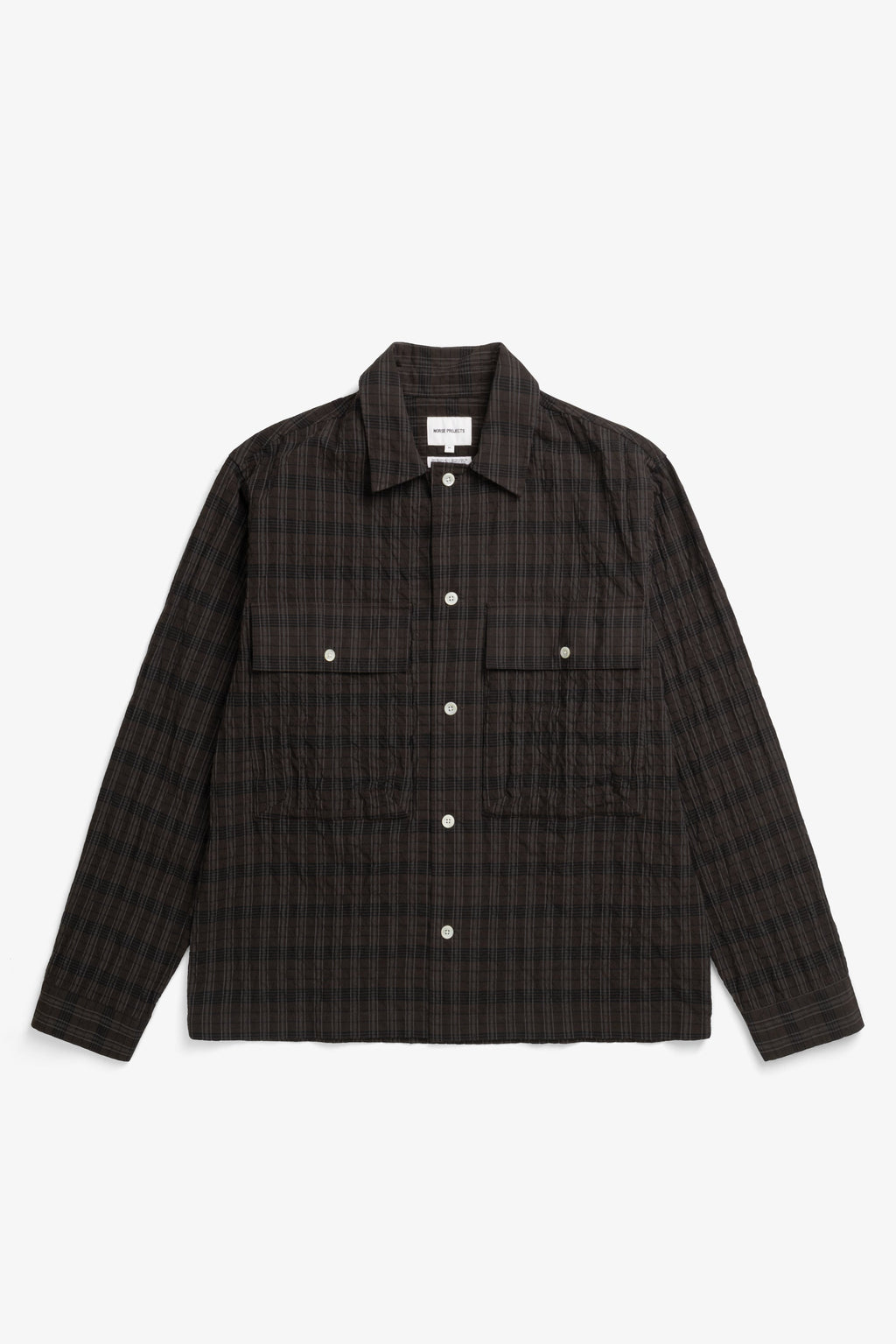 Chemise - Une chemise à la coupe décontractée, avec un col camp ouvert et des poches avant inspirées - Une chemise à la coupe décontractée, avec un col camp ouvert et inspirée…