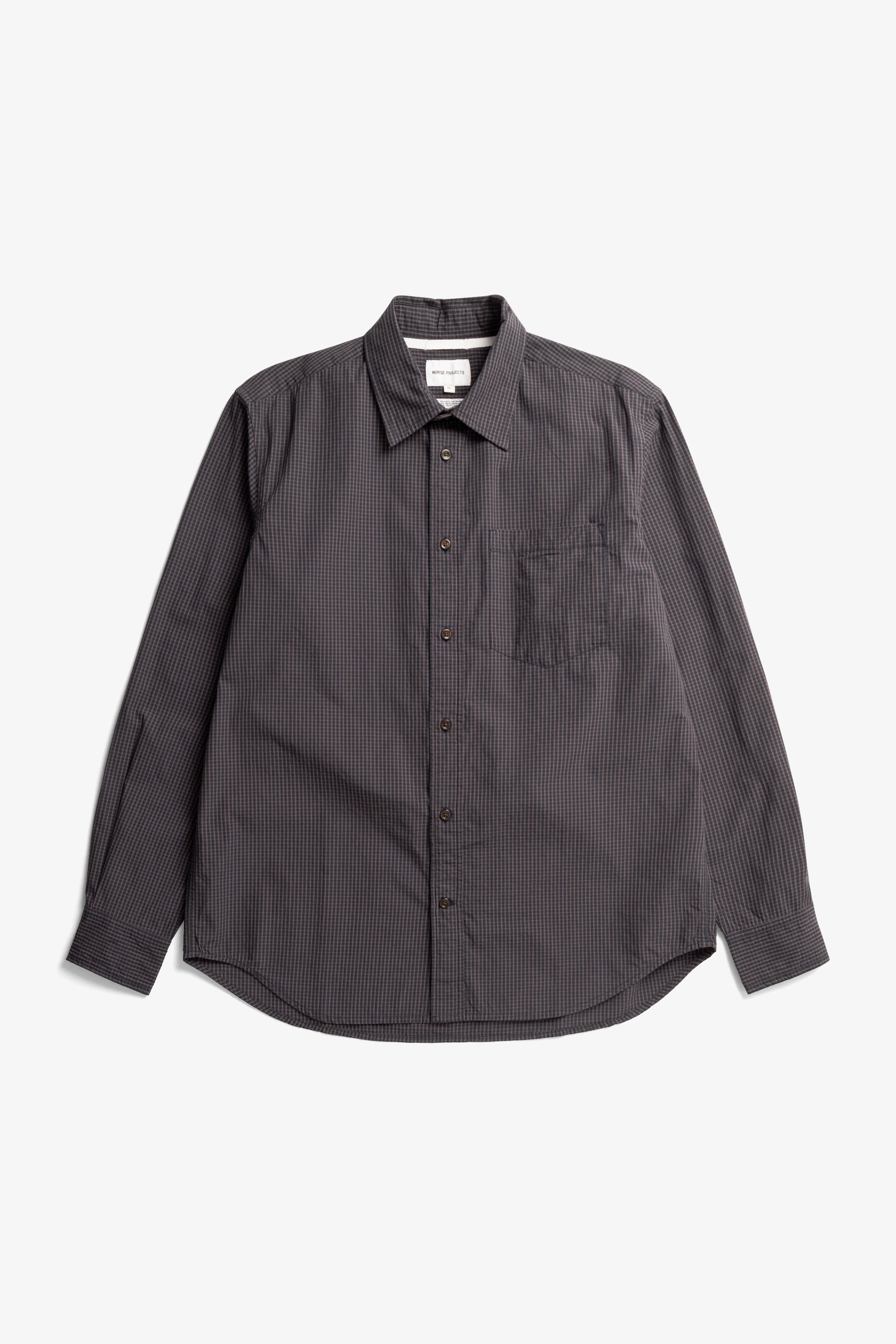 Chemise - Une chemise à la coupe régulière, confectionnée en coton léger, lavée pour un toucher doux et décontracté - Une chemise à la coupe régulière constr...