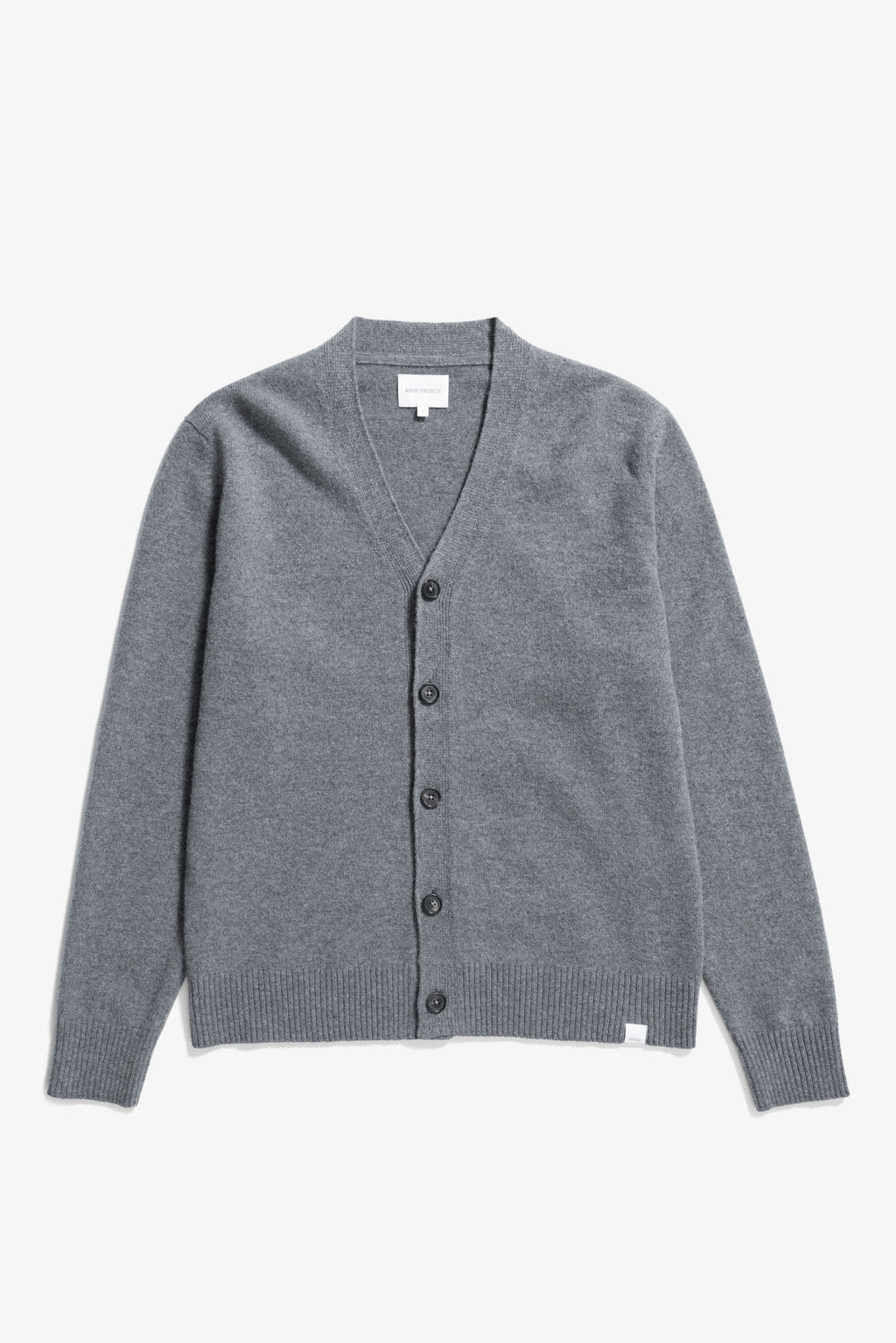 Cardigan - fabriqué en Italie, il présente des manches montées, un bord-côte 2x2 simple à l'ourlet et aux poignets, une patte de boutonnage à cinq boutons et une étiquette griffée à l'ourlet #3
