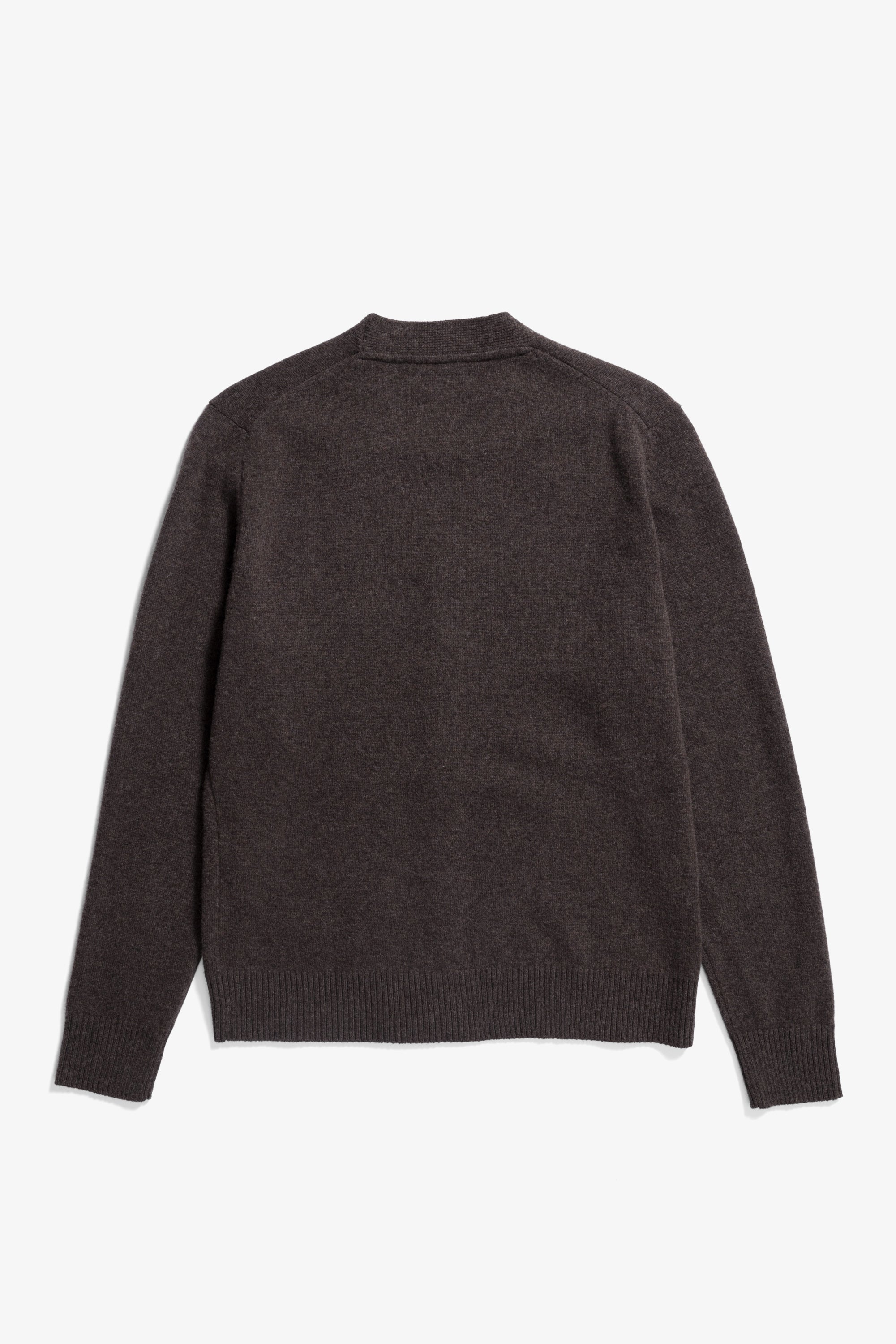 Cardigan - fabriqué en Italie, il présente des manches montées, des bords-côtes 2x2 aux poignets et à l'ourlet, une patte à cinq boutons et une étiquette griffée à l'ourlet #2