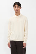 Polo en papier de coton – Un polo à manches longues de coupe classique tricoté dans un fil de mélange de papier et de coton – Un polo à manches longues de coupe classique tricoté dans un pap…
