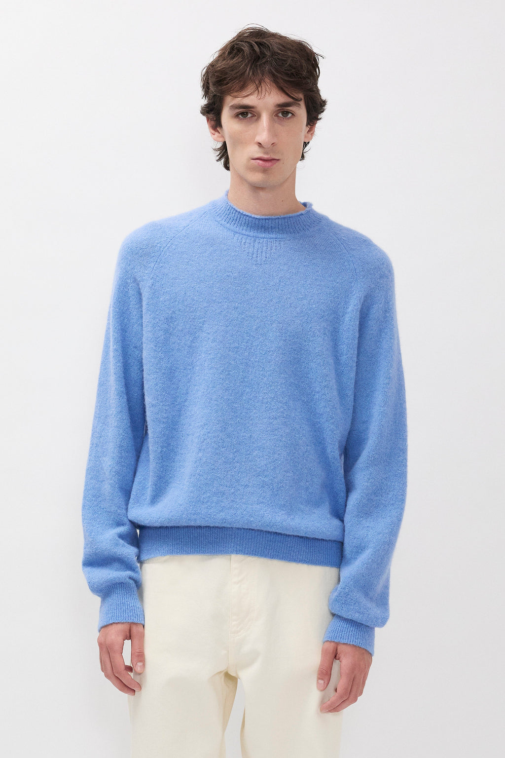 Pull bébé alpaga Nordrevik - Un pull raglan à la coupe classique tricoté dans un mélange d'alpaga super fin, aéré et léger - Un pull raglan à la coupe classique…