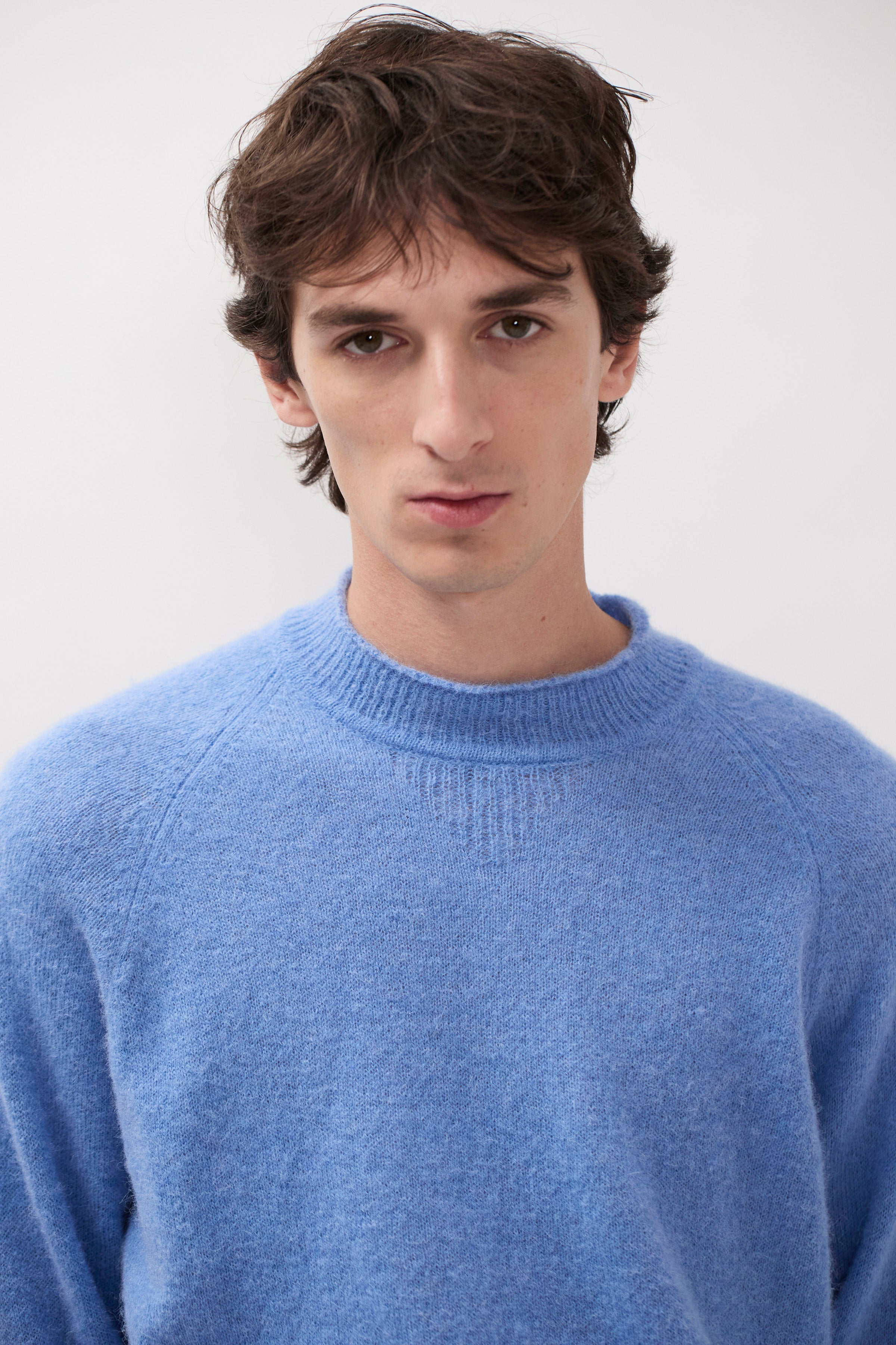 Pull bébé alpaga Nordrevik - Un pull raglan à la coupe classique tricoté dans un mélange d'alpaga super fin, aéré et léger - Un pull raglan à la coupe classique…