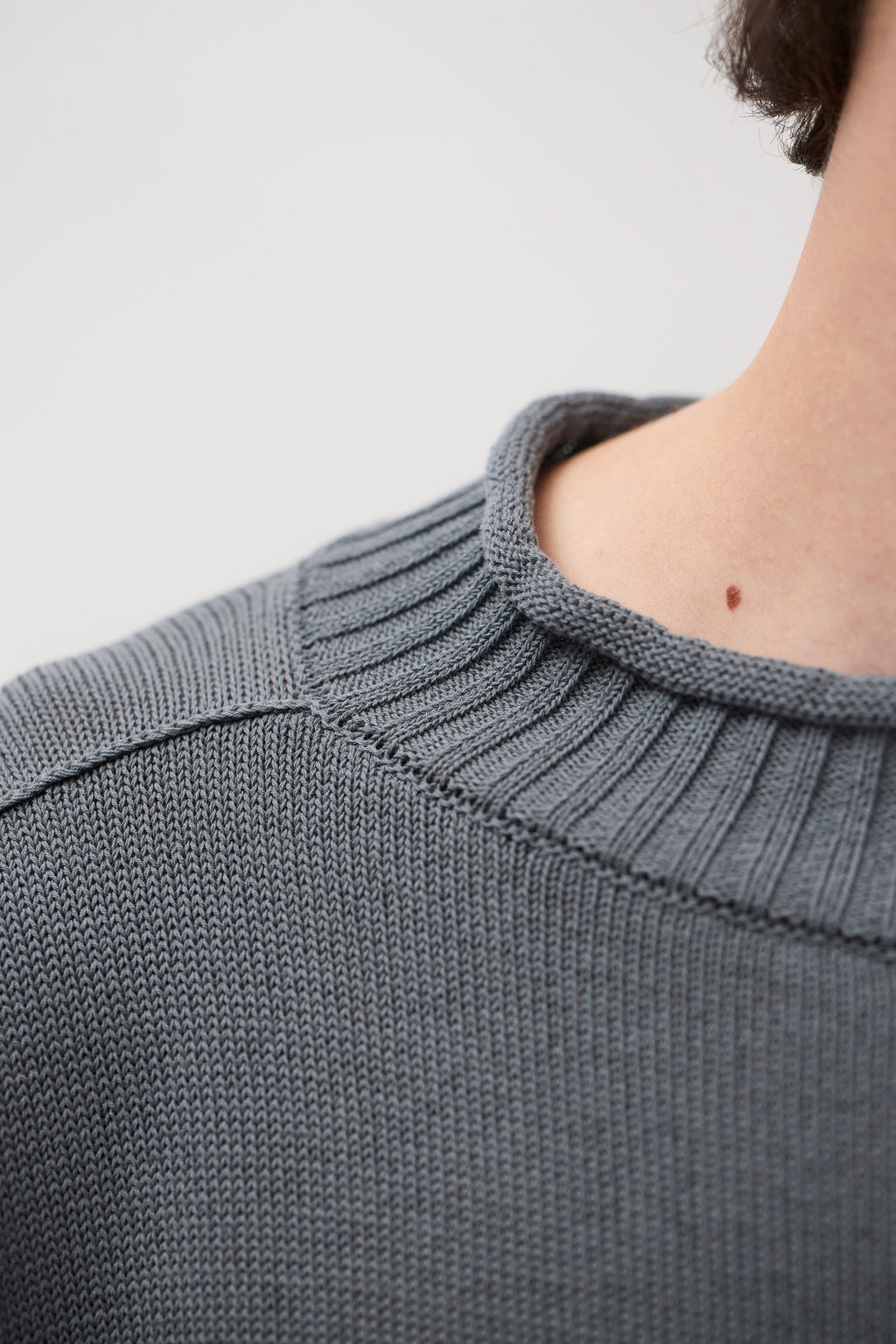 Pull Sagvatnet à col roulé - Un pull à col montant à coupe régulière tricoté en crêpe de coton léger et sec - Un pull à col montant à coupe régulière tricoté en… #2