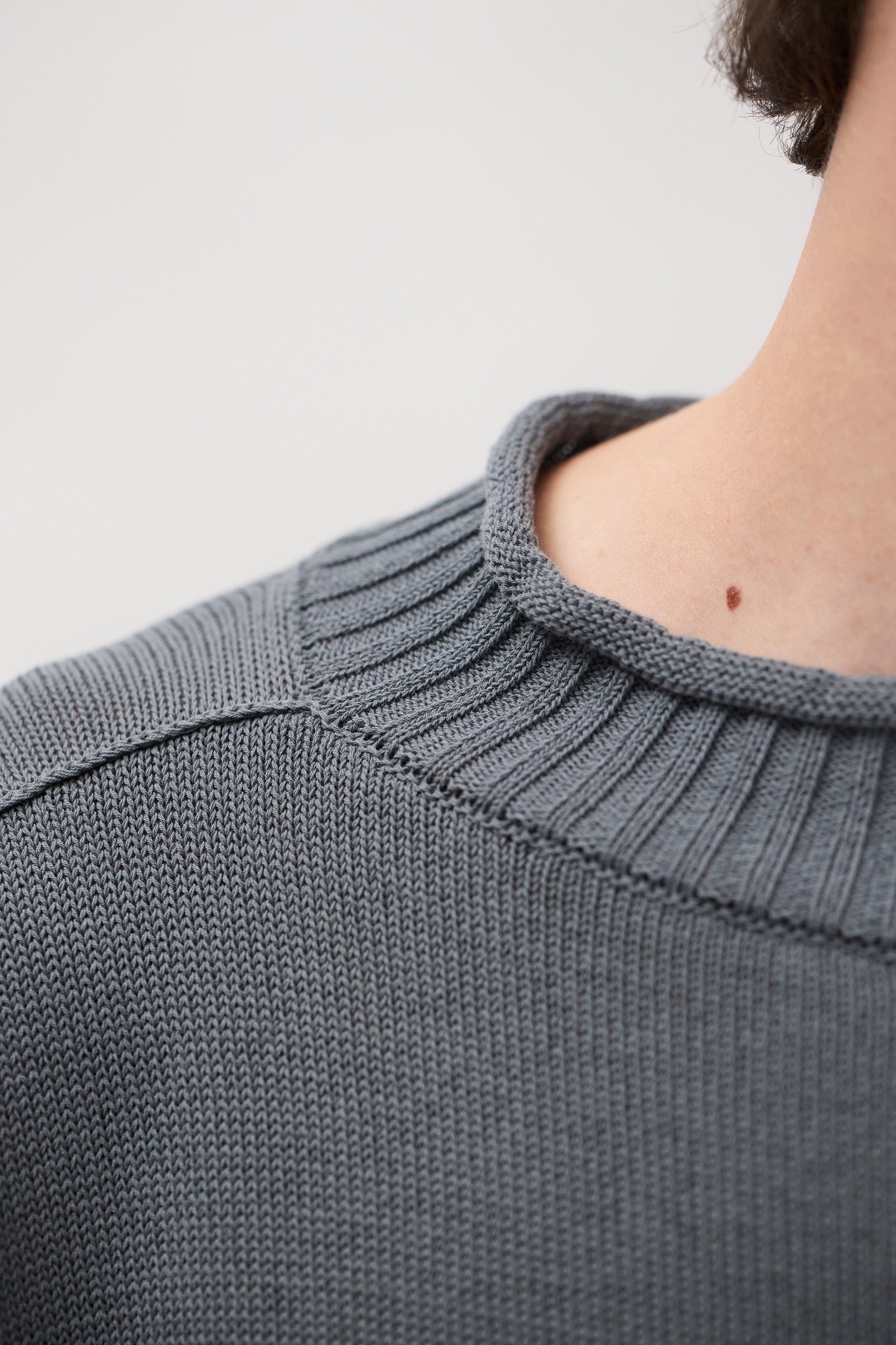 Pull Sagvatnet à col roulé - Un pull à col montant à coupe régulière tricoté en crêpe de coton léger et sec - Un pull à col montant à coupe régulière tricoté en… #2