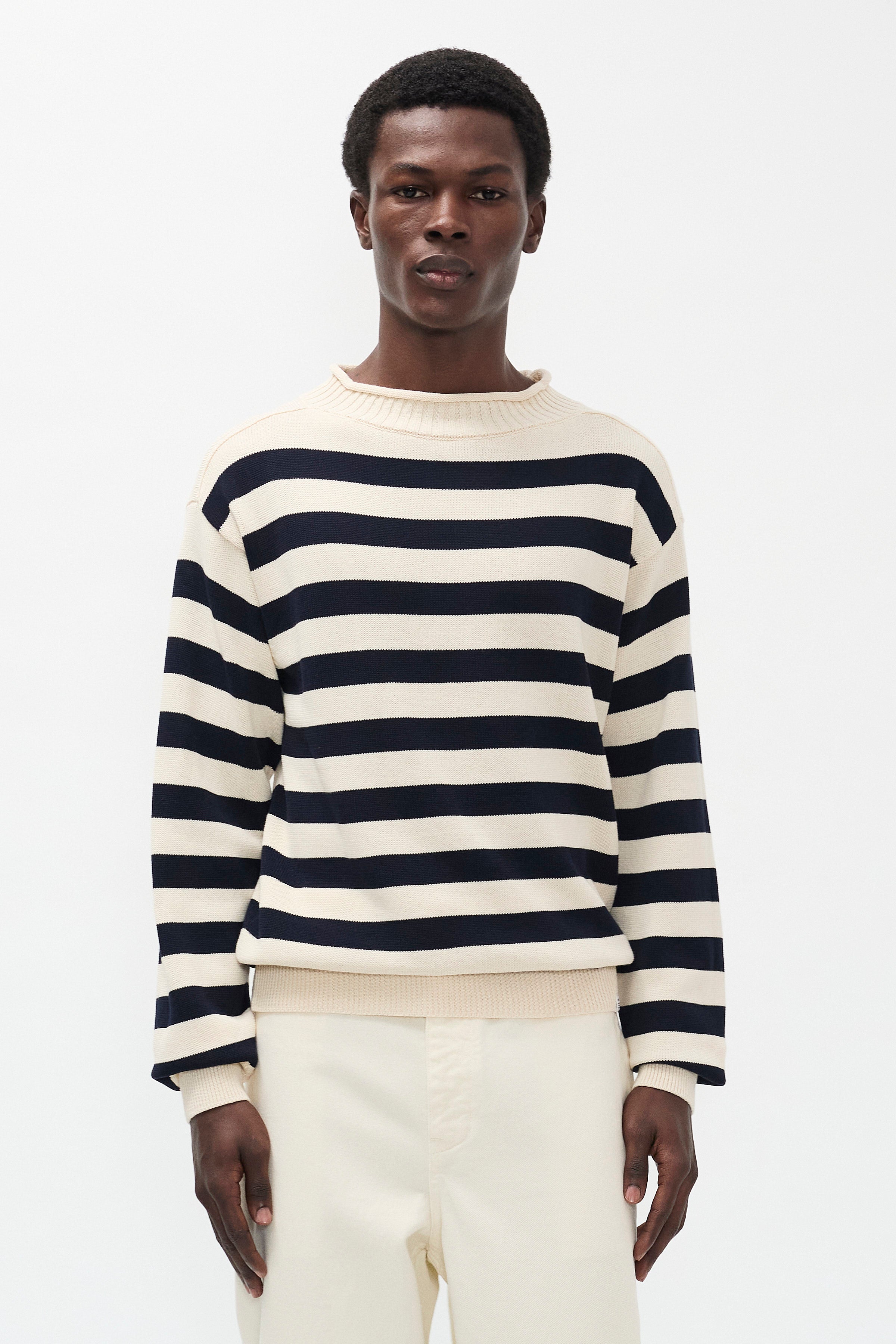 Sagvatnet Roll Neck Sweater – Un pull à col montant de coupe droite, tricoté en crêpe de coton léger et sec – Un pull à col montant de coupe dr…