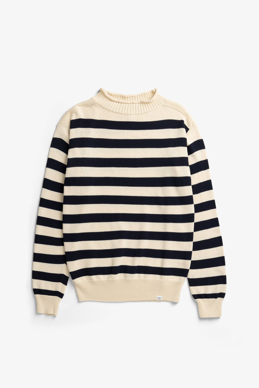 Sagvatnet Roll Neck Sweater – Un pull à col montant de coupe droite, tricoté en crêpe de coton léger et sec – Un pull à col montant de coupe dr…