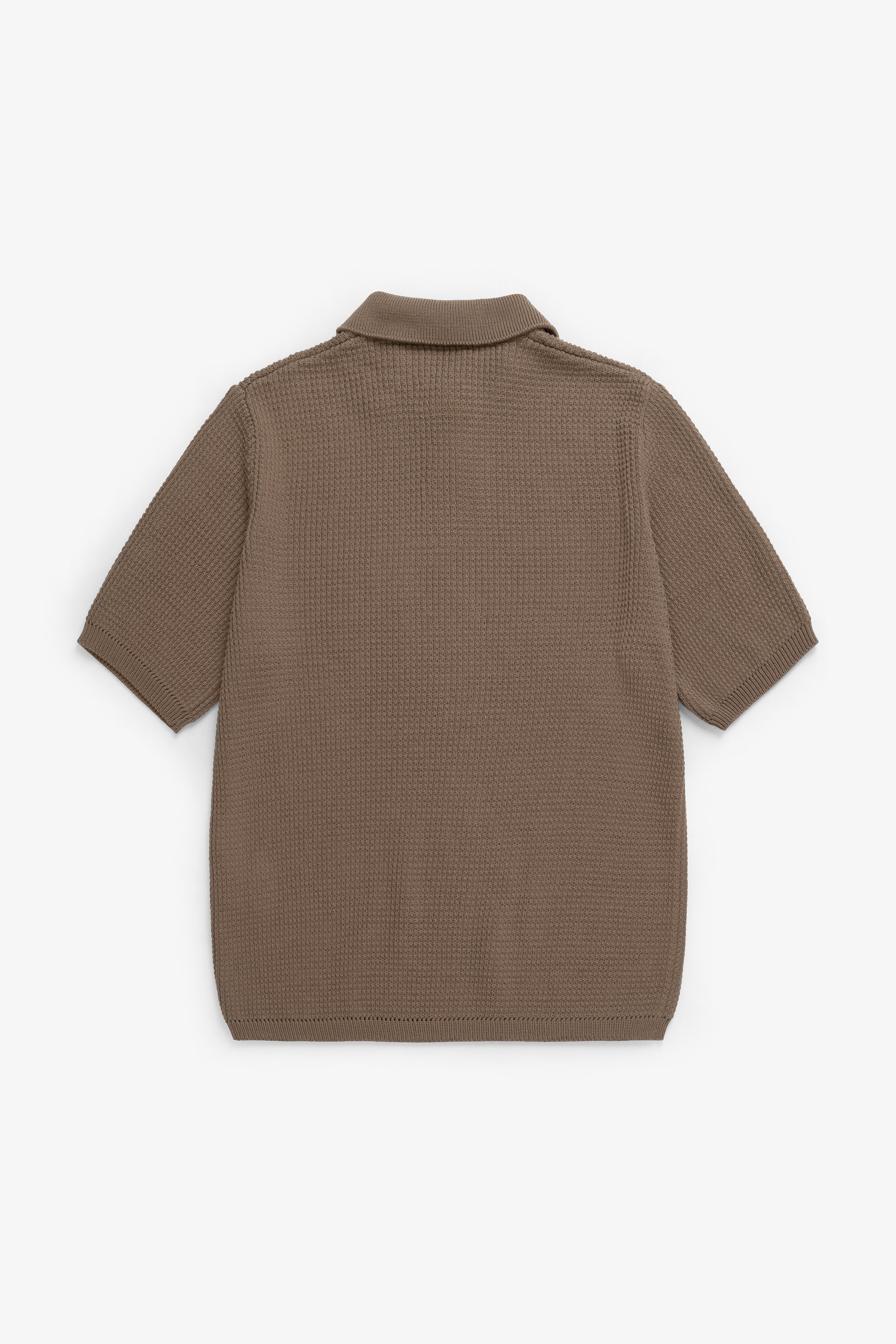 Polo en crêpe de coton - Un polo de coupe classique tricoté dans un fil de crêpe de coton avec un point texturé faisant référence au polo de tennis classique - U… #2