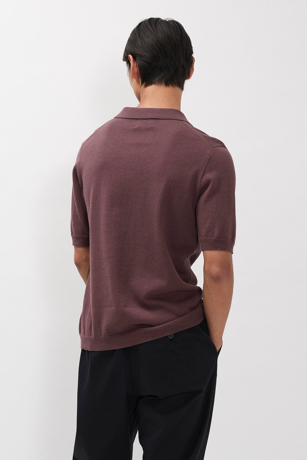 Polo en coton-papier – Un polo à coupe classique tricoté dans un mélange de fils de papier et de coton