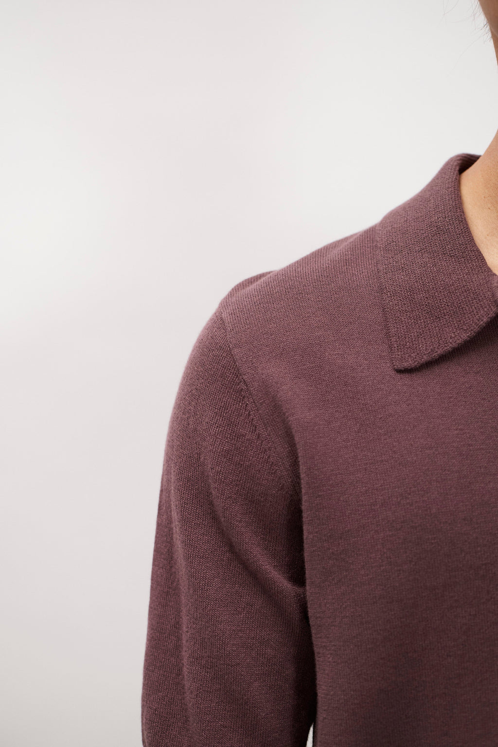 Polo en coton-papier – Un polo à coupe classique tricoté dans un mélange de fils de papier et de coton