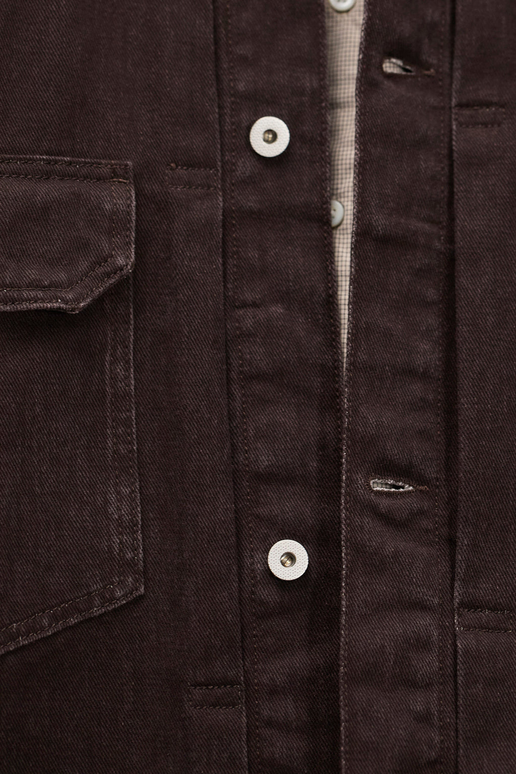Veste – Une veste ample d’inspiration, coupée dans un – La teinture est appliquée uniquement sur le devant du tissu et légèrement délavée par un rinçage, créant un ric…