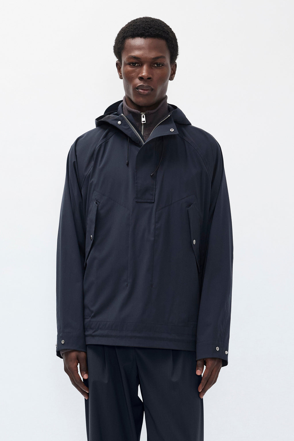 Blouse en laine 37,5 - Conçue pour les voyages et les climats de transition, elle offre une grande liberté de mouvement et une utilité accrue, en faisant une couche polyvalente pour les situations où…