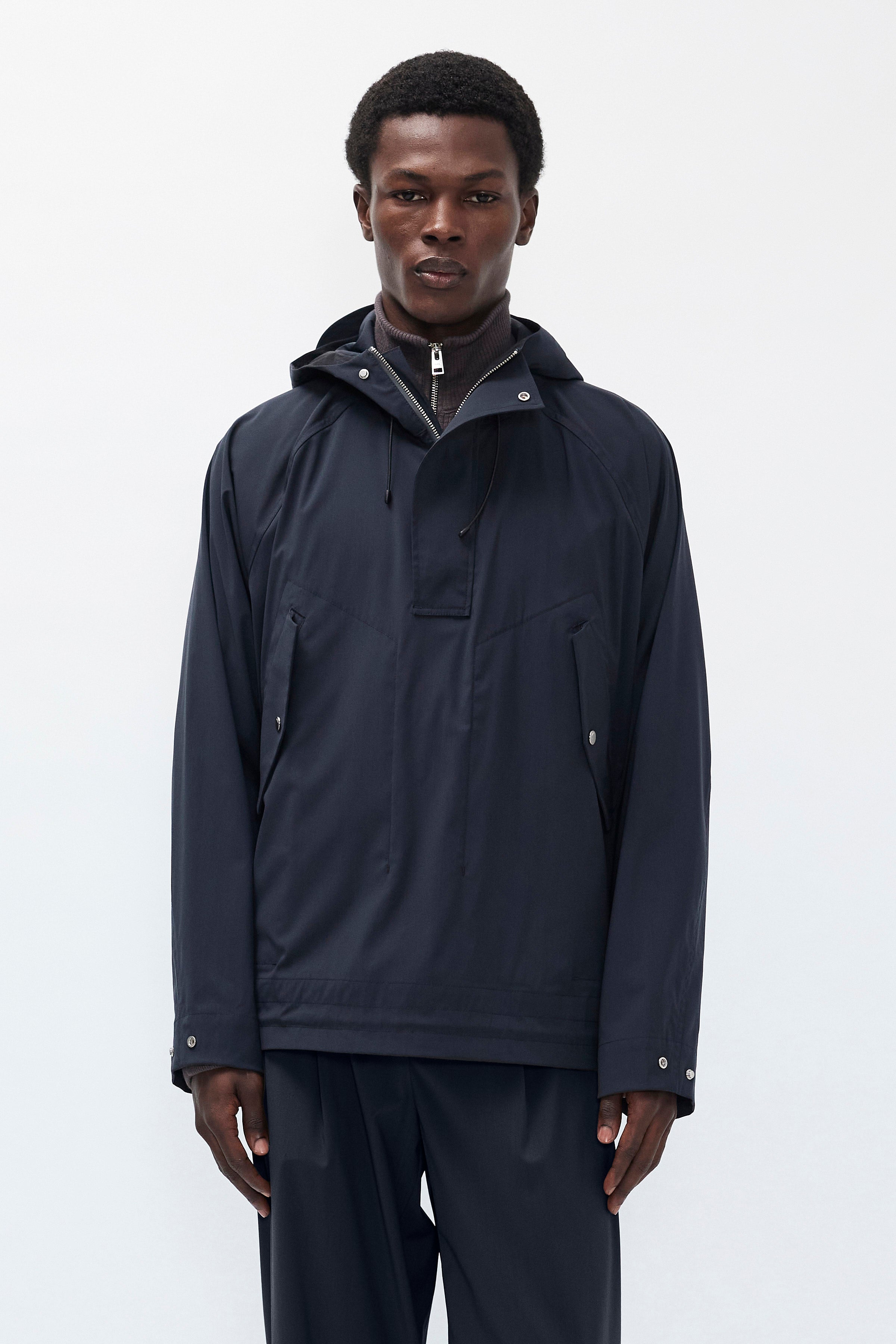 Blouse en laine 37,5 - Conçue pour les voyages et les climats de transition, elle offre une grande liberté de mouvement et une utilité accrue, en faisant une couche polyvalente pour les situations où…