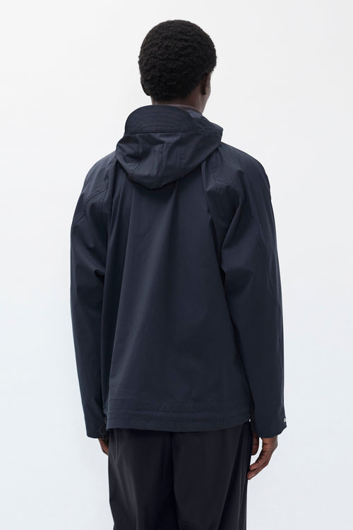 Blouse en laine 37,5 - Conçue pour les voyages et les climats de transition, elle offre une grande liberté de mouvement et une utilité accrue, en faisant une couche polyvalente pour les situations où…