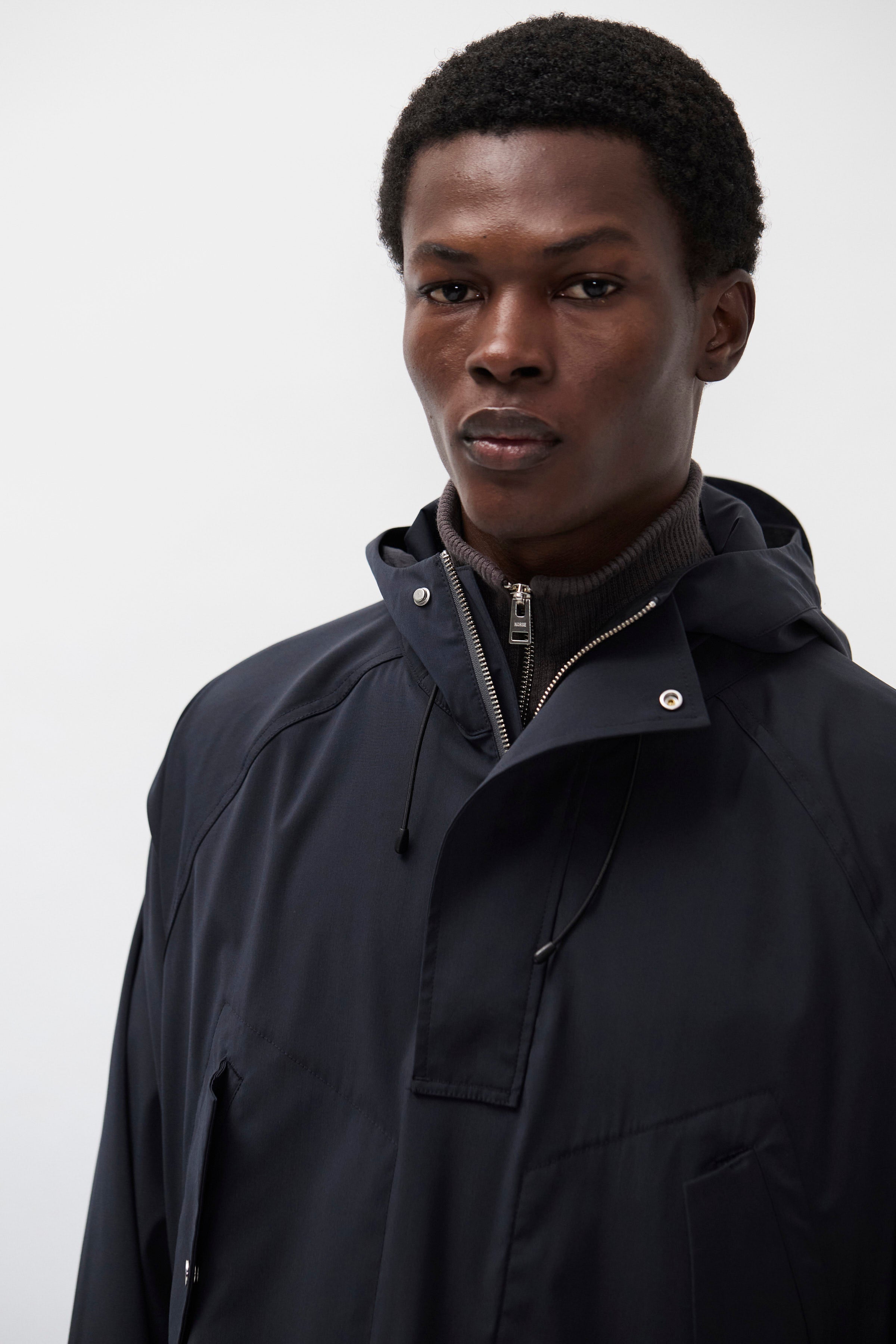 Blouse en laine 37,5 - Conçue pour les voyages et les climats de transition, elle offre une grande liberté de mouvement et une utilité accrue, en faisant une couche polyvalente pour les situations où…