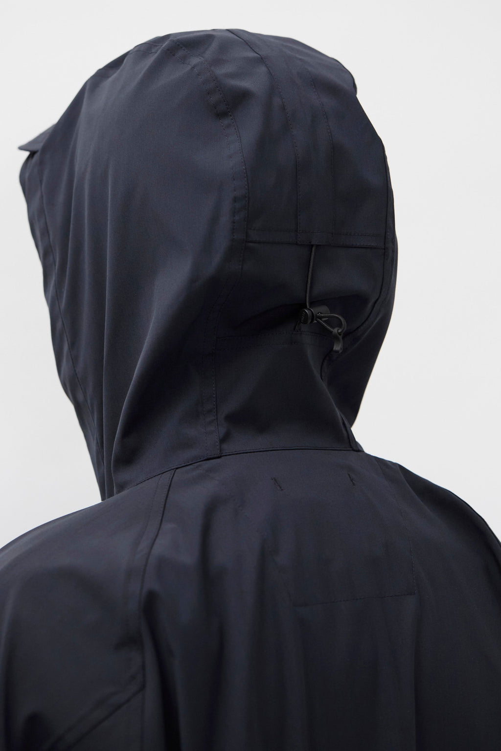 Blouse en laine 37,5 - Conçue pour les voyages et les climats de transition, elle offre une grande liberté de mouvement et une utilité accrue, en faisant une couche polyvalente pour les situations où…