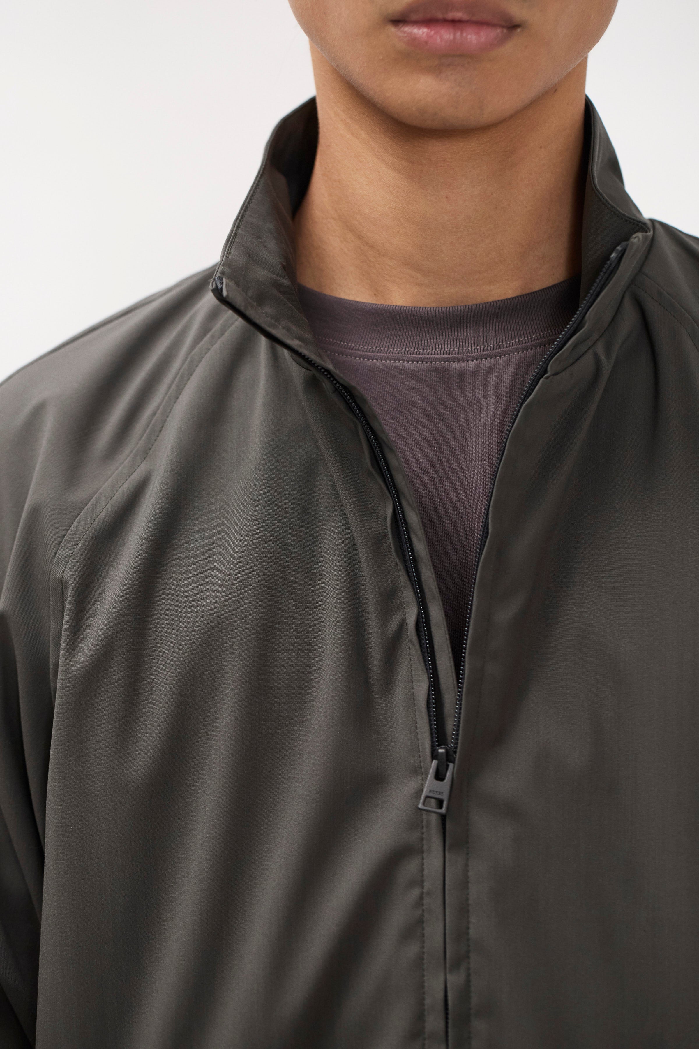 Blouson Harrington 37,5 en Laine - Alliant un style classique à des performances avancées, il offre une protection légère contre les intempéries et un confort exceptionnel, ma…