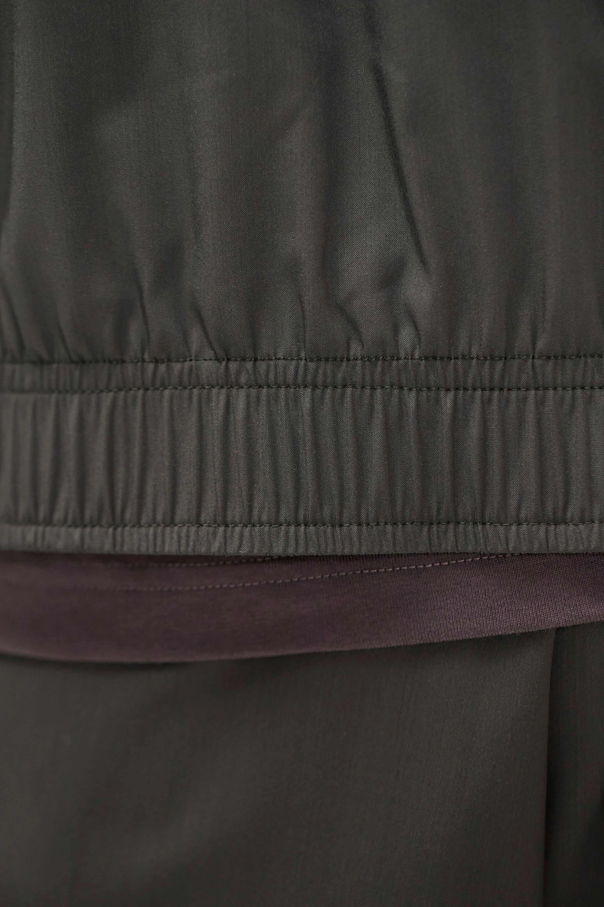 Blouson Harrington 37,5 en Laine - Alliant un style classique à des performances avancées, il offre une protection légère contre les intempéries et un confort exceptionnel, ma…