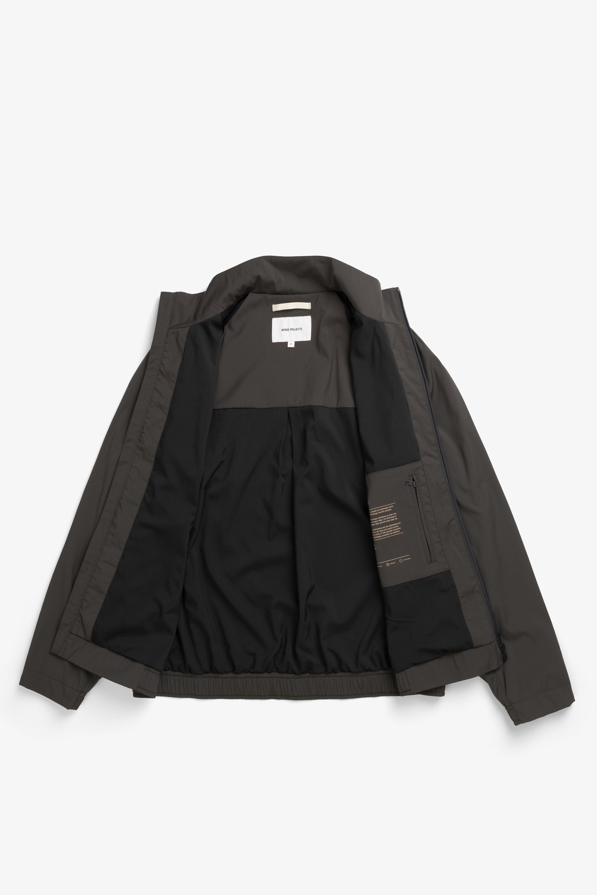 Blouson Harrington 37,5 en Laine - Alliant un style classique à des performances avancées, il offre une protection légère contre les intempéries et un confort exceptionnel, ma…