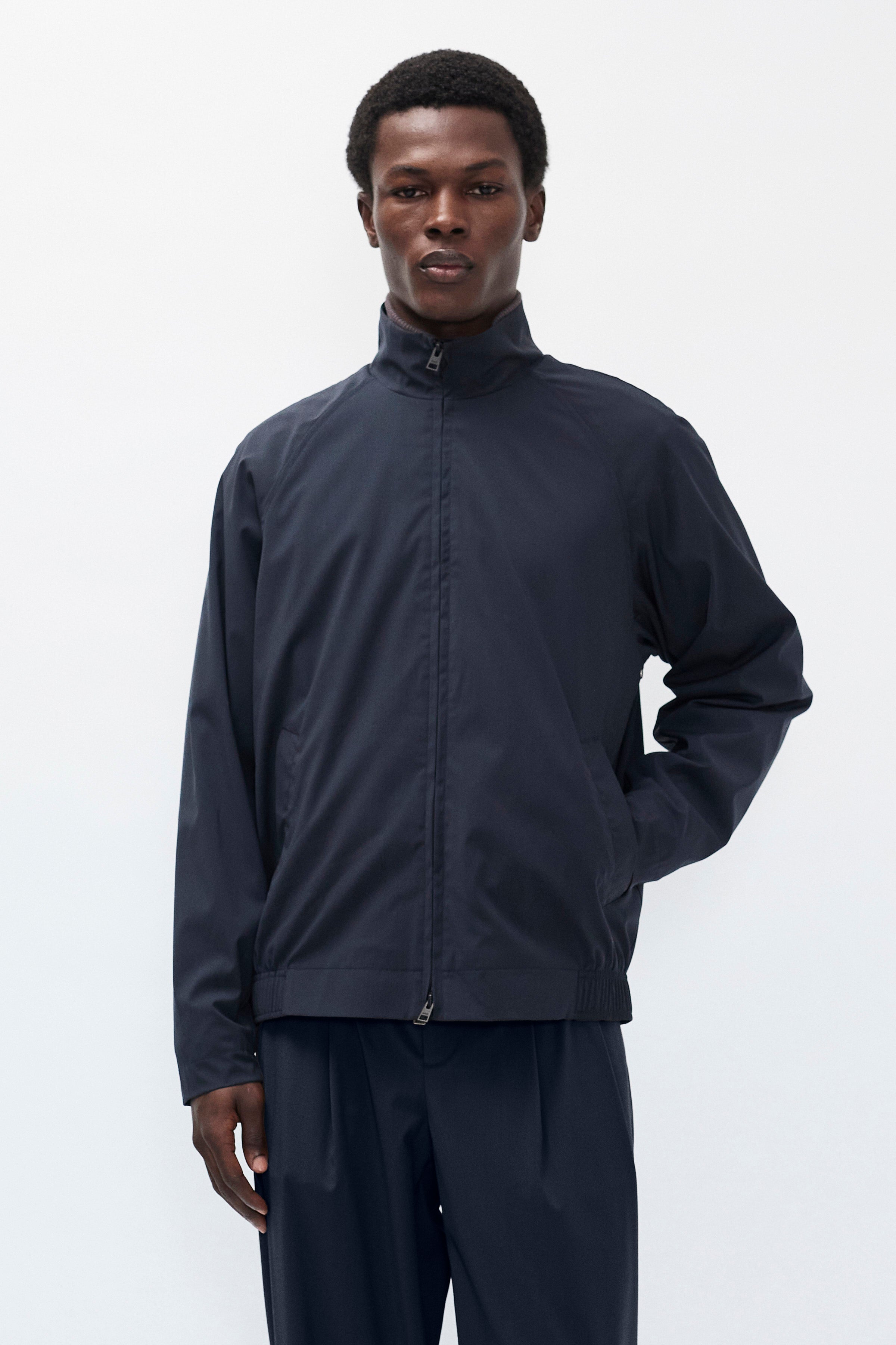 Blouson Harrington en laine 37,5 – Alliant un style classique à des performances avancées, il offre une protection légère contre les intempéries et un confort exceptionnel, ma…