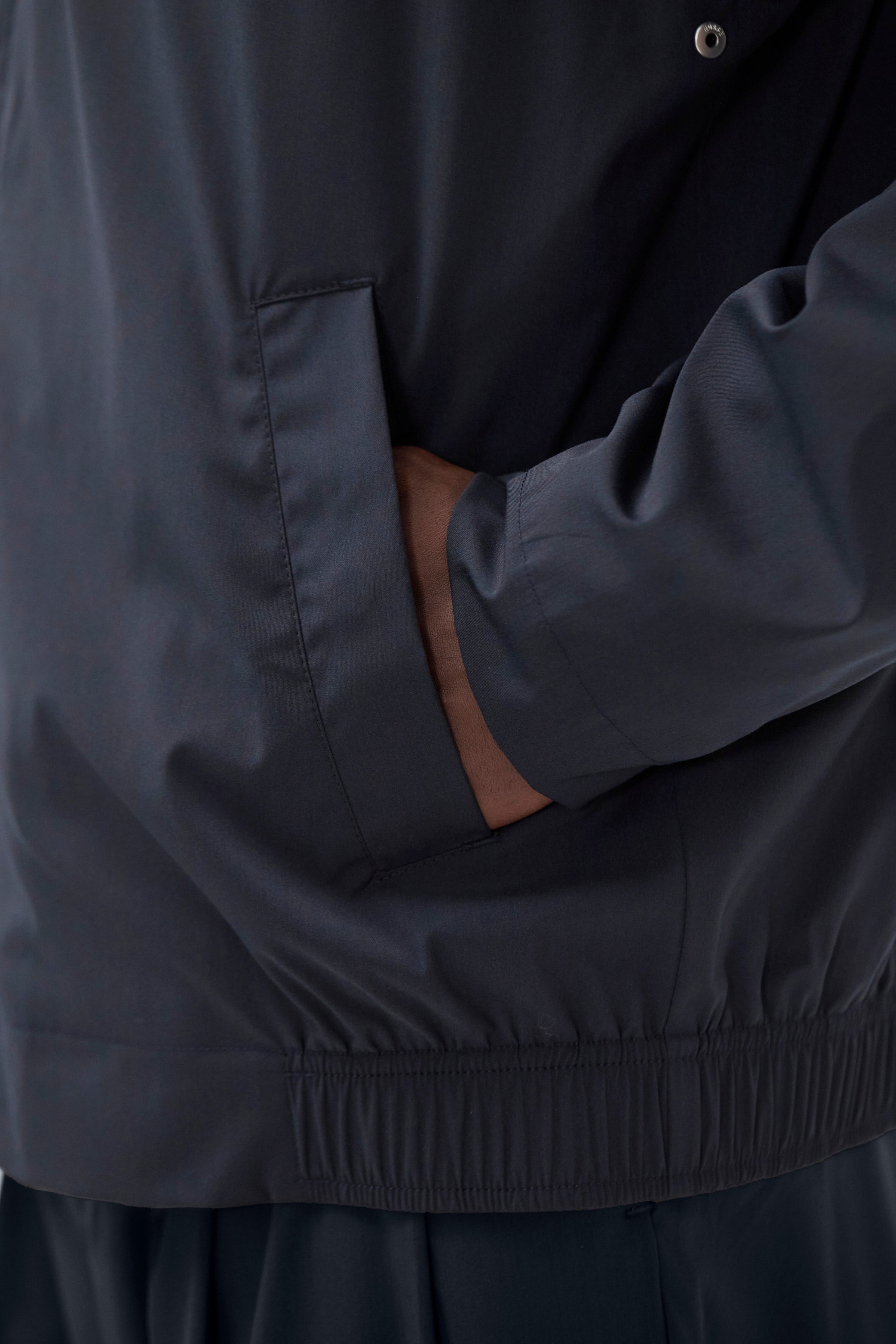 Blouson Harrington en laine 37,5 – Alliant un style classique à des performances avancées, il offre une protection légère contre les intempéries et un confort exceptionnel, ma…