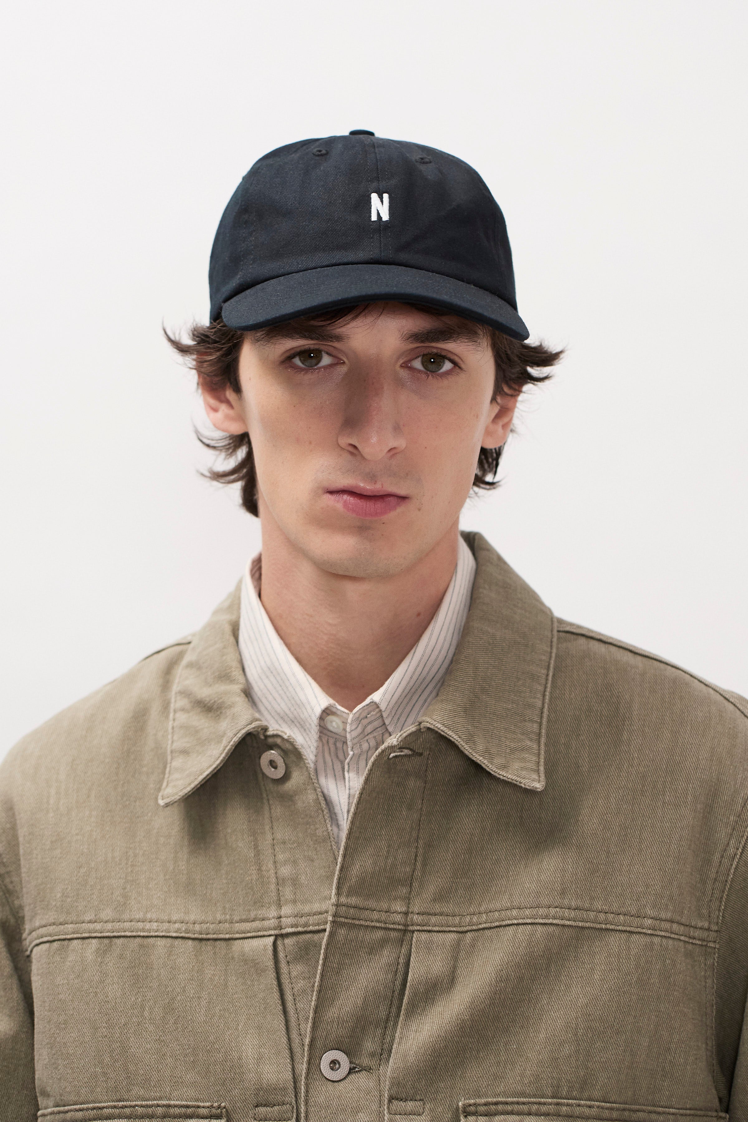 Casquette sport en sergé – Ornée d'un mini logo N brodé sur le devant et de broderies ton sur ton