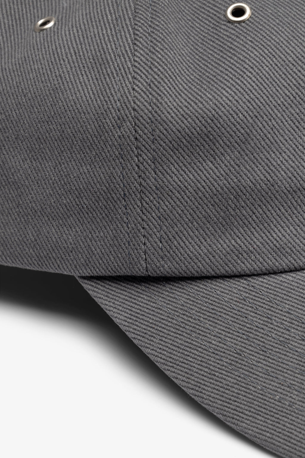 Casquette 6 pans - Une casquette sport à six pans coupée dans un tissu épais lavé - Une casquette sport à six pans coupée dans un tissu épais lavé - Une casquette sport à six pans coupée da…
