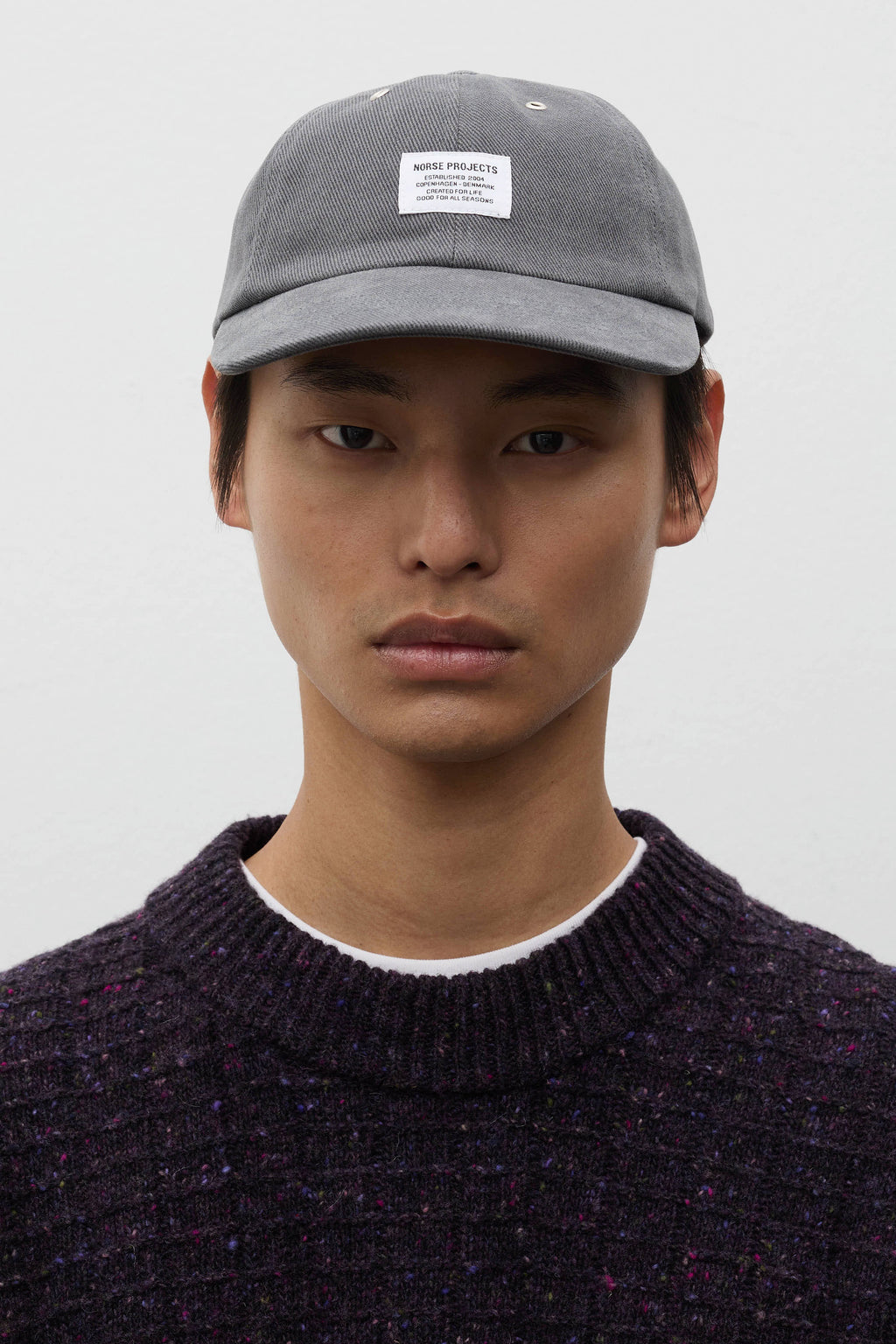 Casquette 6 pans - Une casquette sport à six pans coupée dans un tissu épais lavé - Une casquette sport à six pans coupée dans un tissu épais lavé - Une casquette sport à six pans coupée da…