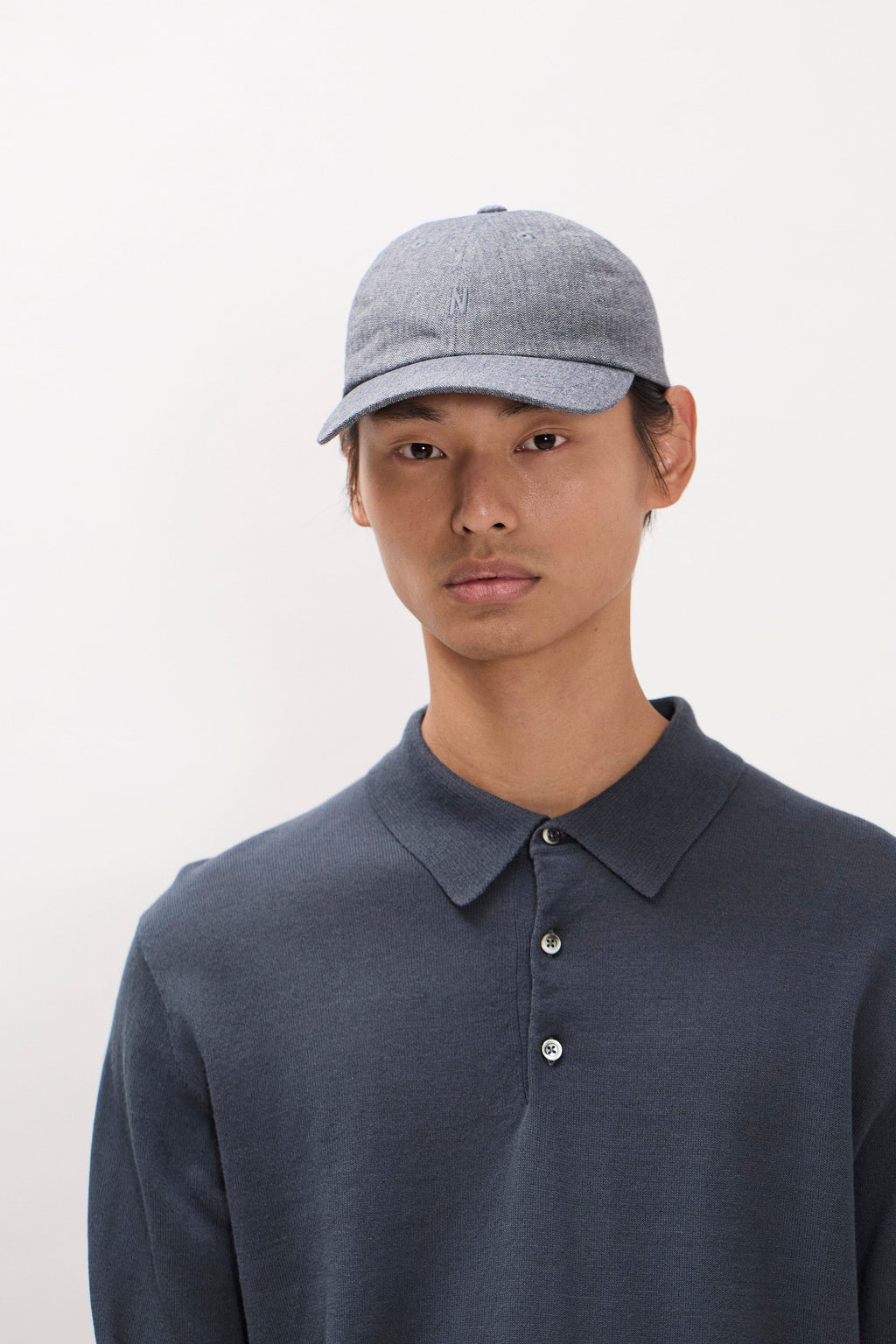 Casquette 6 panneaux – Une casquette de sport à six panneaux coupée dans un mélange de coton d'épaisseur moyenne – Avec un logo N brodé ton sur ton à l'avant, des œillets de ventilation brodés…