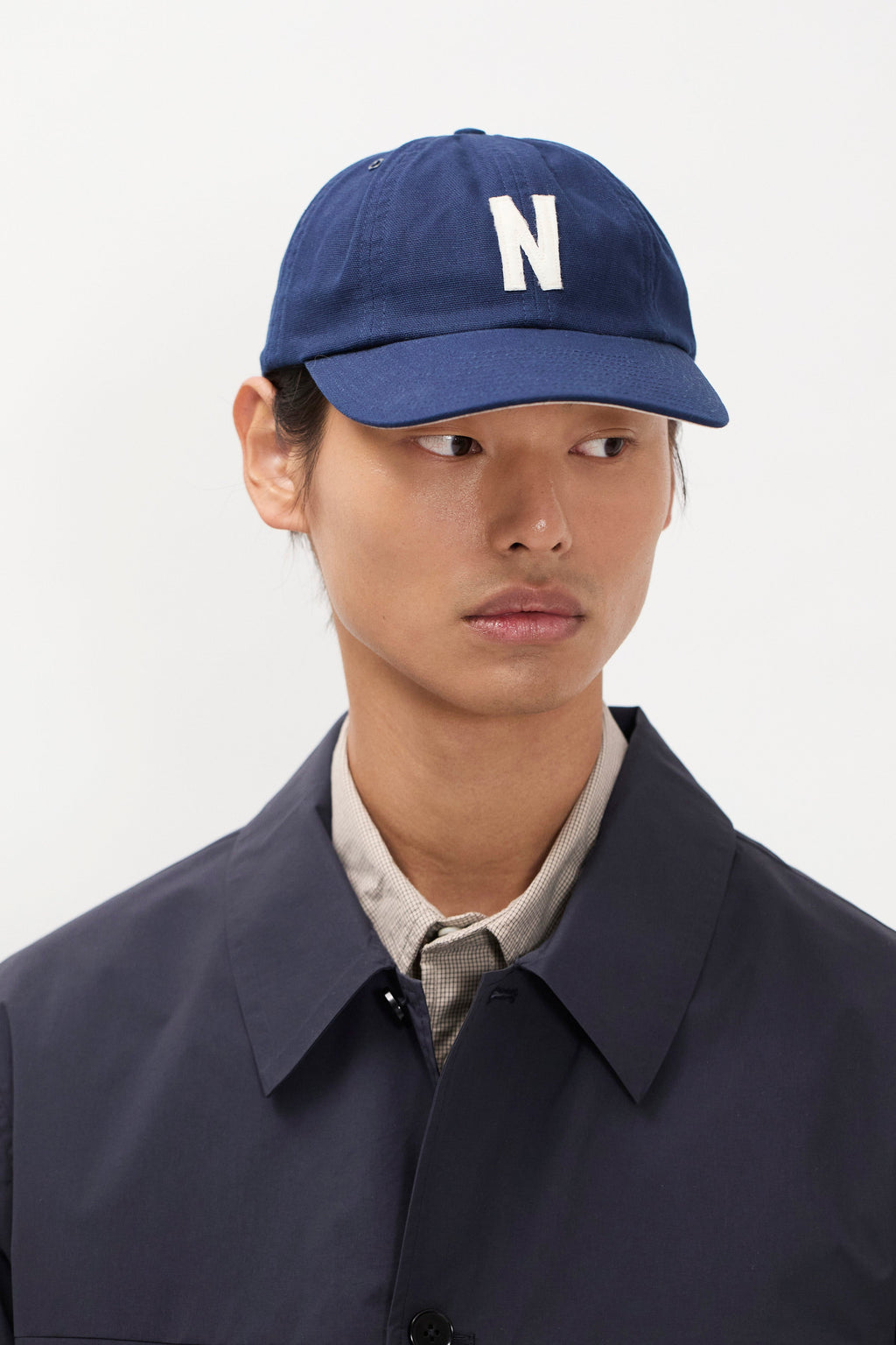 Casquette à 8 panneaux en toile légère - Une casquette de sport à huit panneaux, coupée dans une toile de coton légère - Une casquette de sport à huit panneaux, coupée dans une toil…