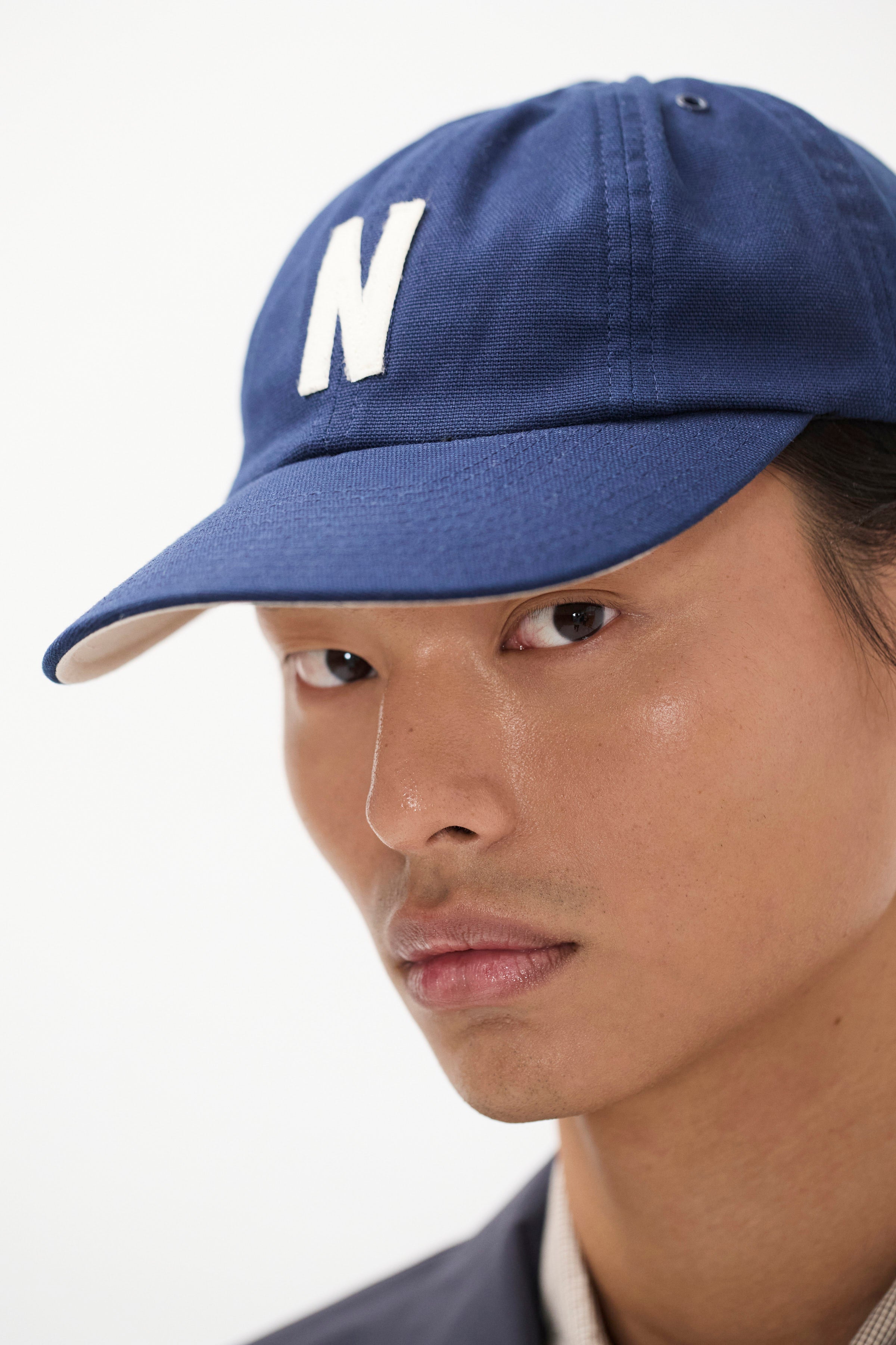 Casquette à 8 panneaux en toile légère - Une casquette de sport à huit panneaux, coupée dans une toile de coton légère - Une casquette de sport à huit panneaux, coupée dans une toil…